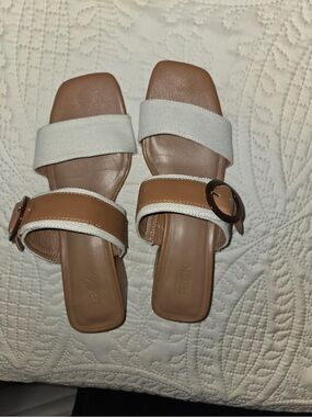 Casual Tan and White Slide Sandals with Buckle Accent